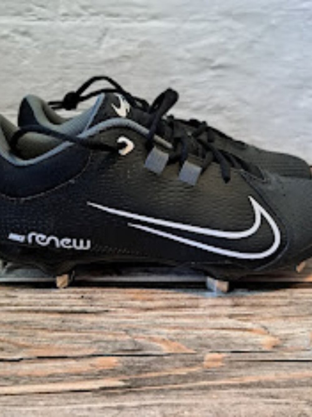 Nike Renew Hyperdiamond 4 Softball Cleats women's size 9 Like New black white